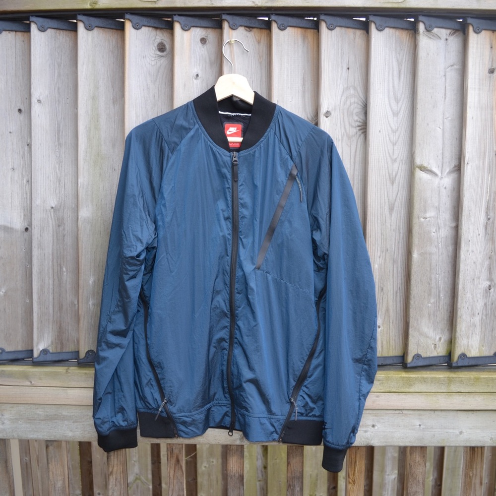 ❗️Nike Tech Light Bomber Jacket